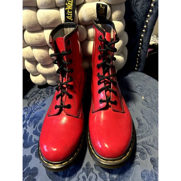 Dr Martens Fire Engine Candy Apple Red Patent Leather Size 9/EU 41 - Picture 3 of 9